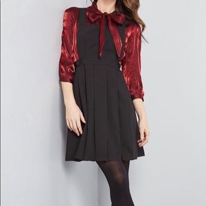 Black jumper/pinafore